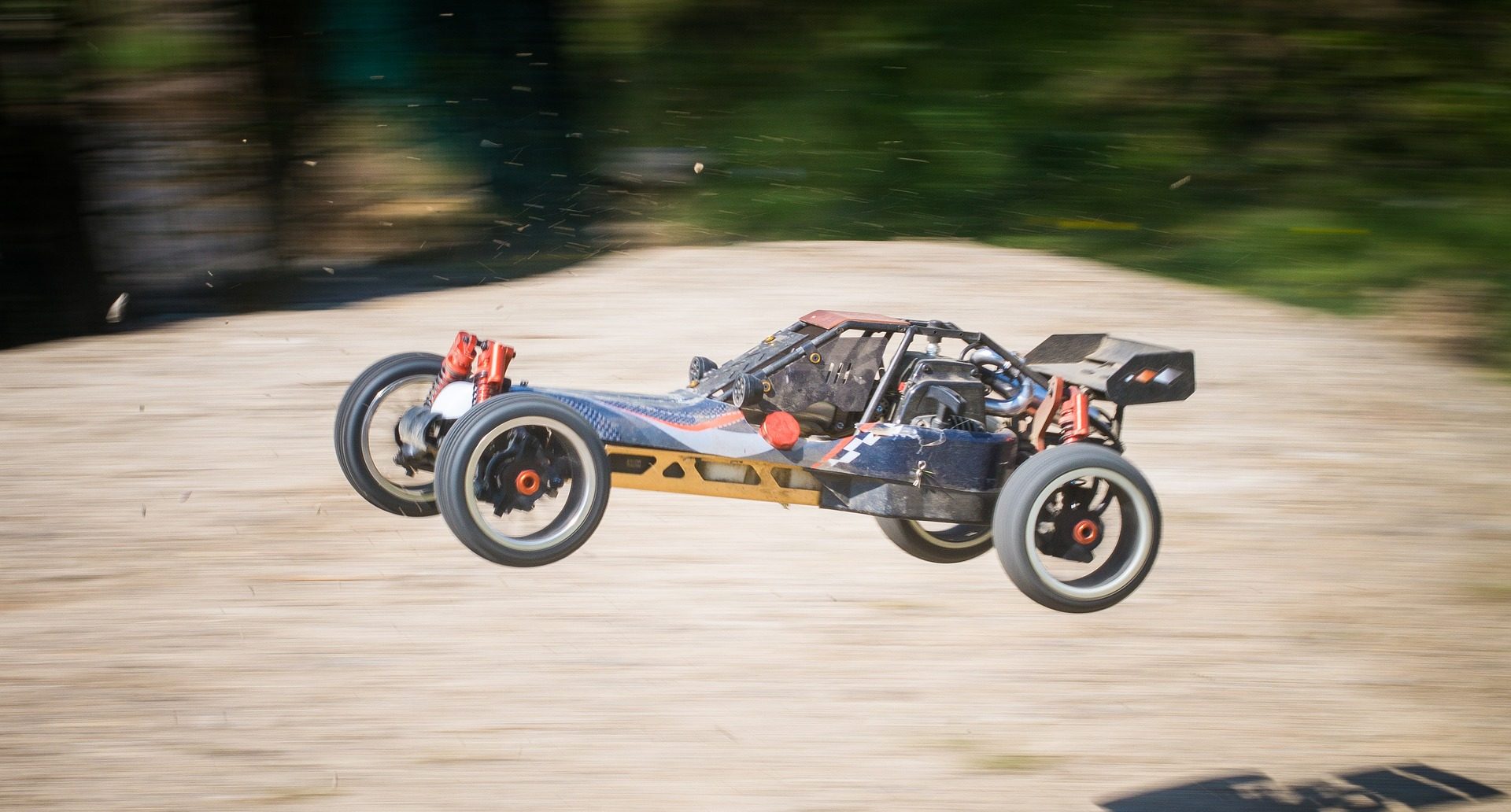 Nouveau terrain de jeu en forêt pour le Buggy Rc Bonzai 